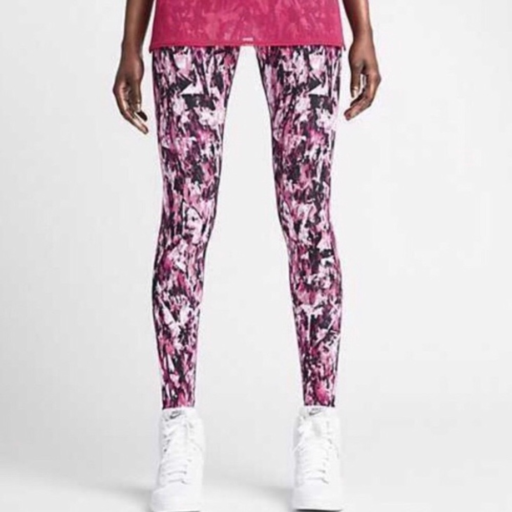 NIKE Leg-A-See Mish Mash Printed Leggings